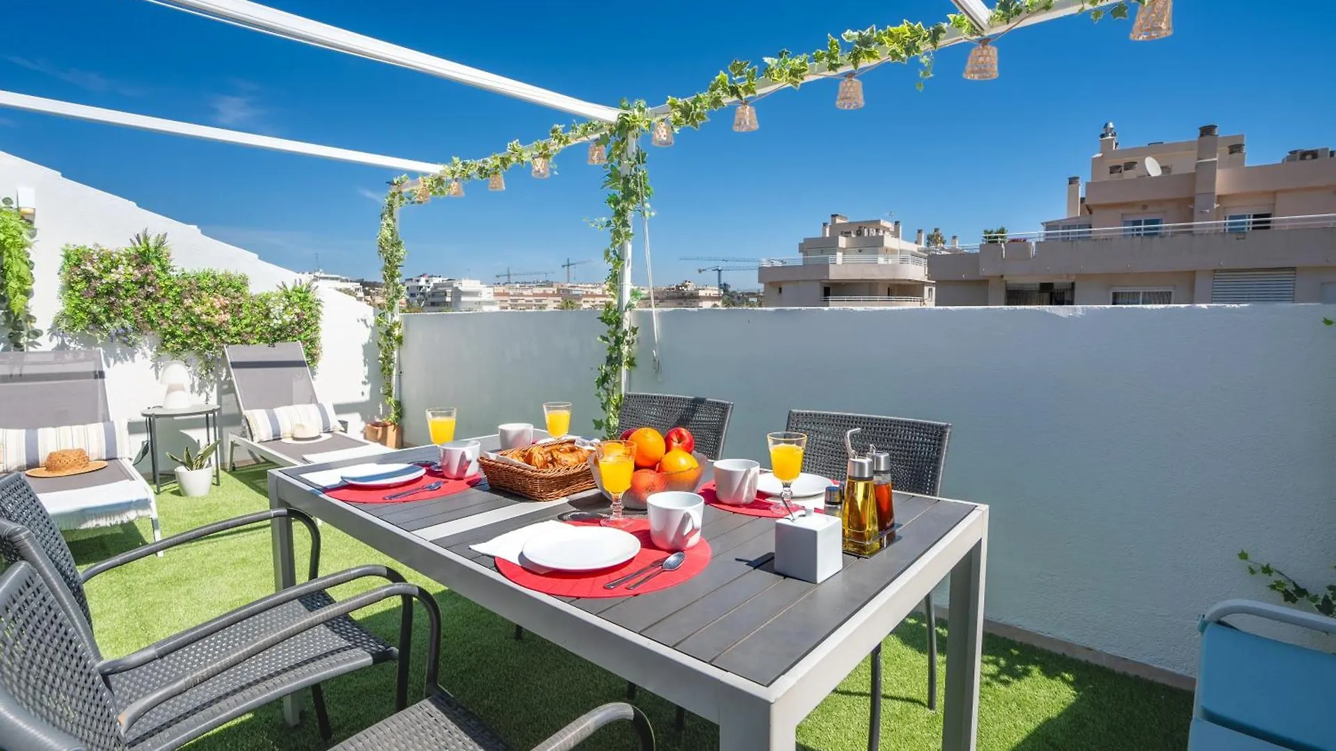 Lejlighed Penthouse With Sea Views Los Alamos Torremolinos